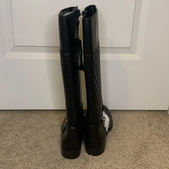 Liz Clairborne LC TRINA black boots. - Picture 5 of 5